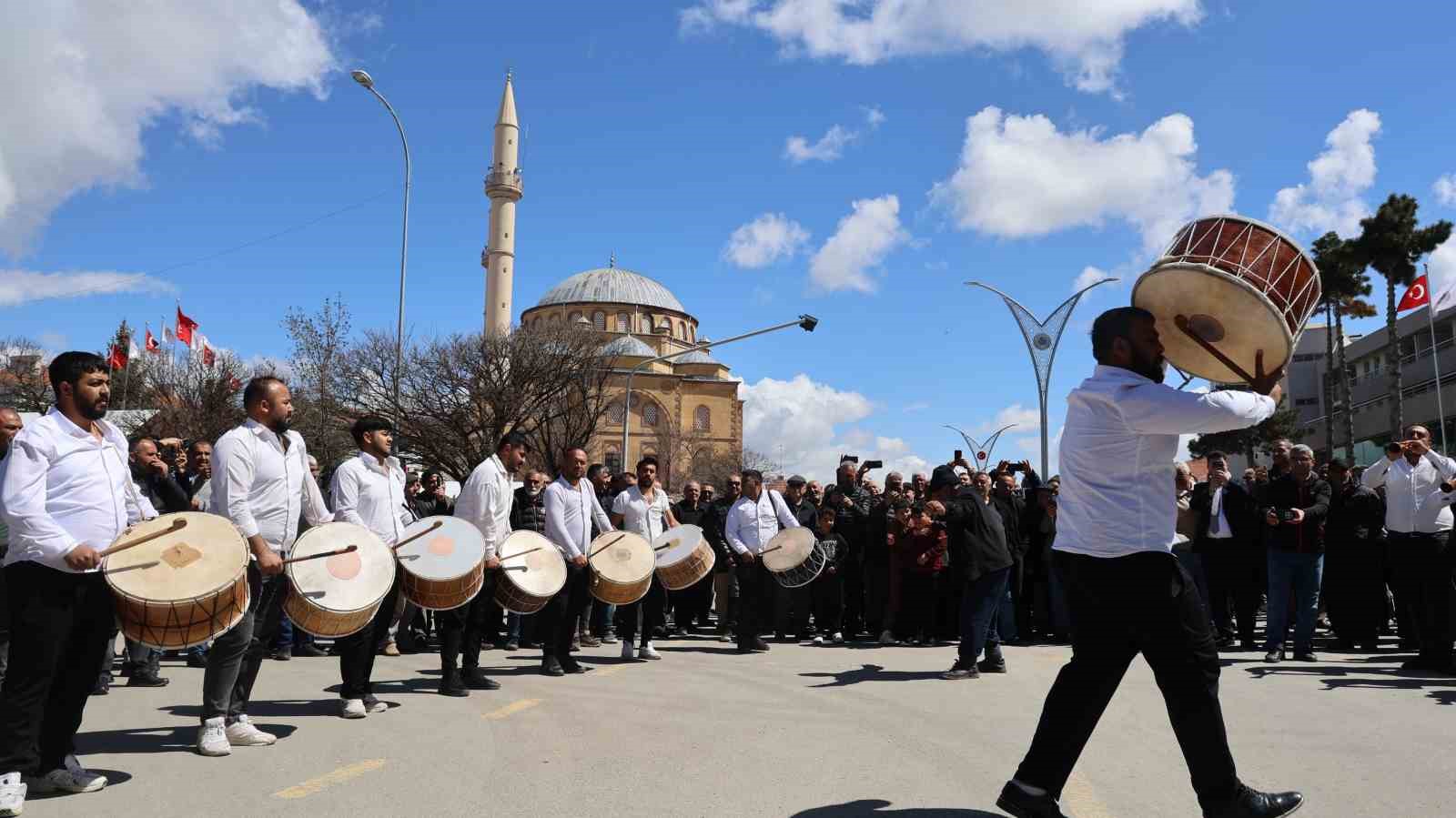 İ&ccedil;işleri Bakanı &Ccedil;ift&ccedil;i: "Vatandaşın huzurunu bozan yapılarla m&uuml;cadele s&uuml;recek"
