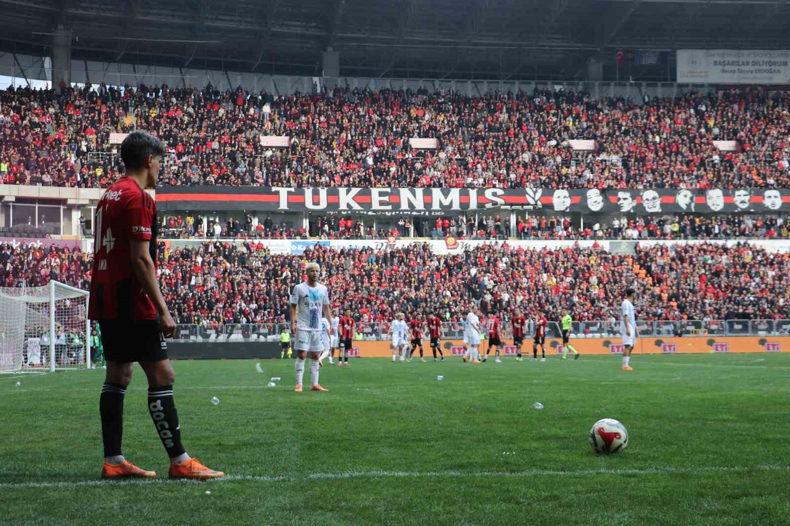 TFF 3. Lig: Eskişehirspor: 4 - K&uuml;tahyaspor: 0
