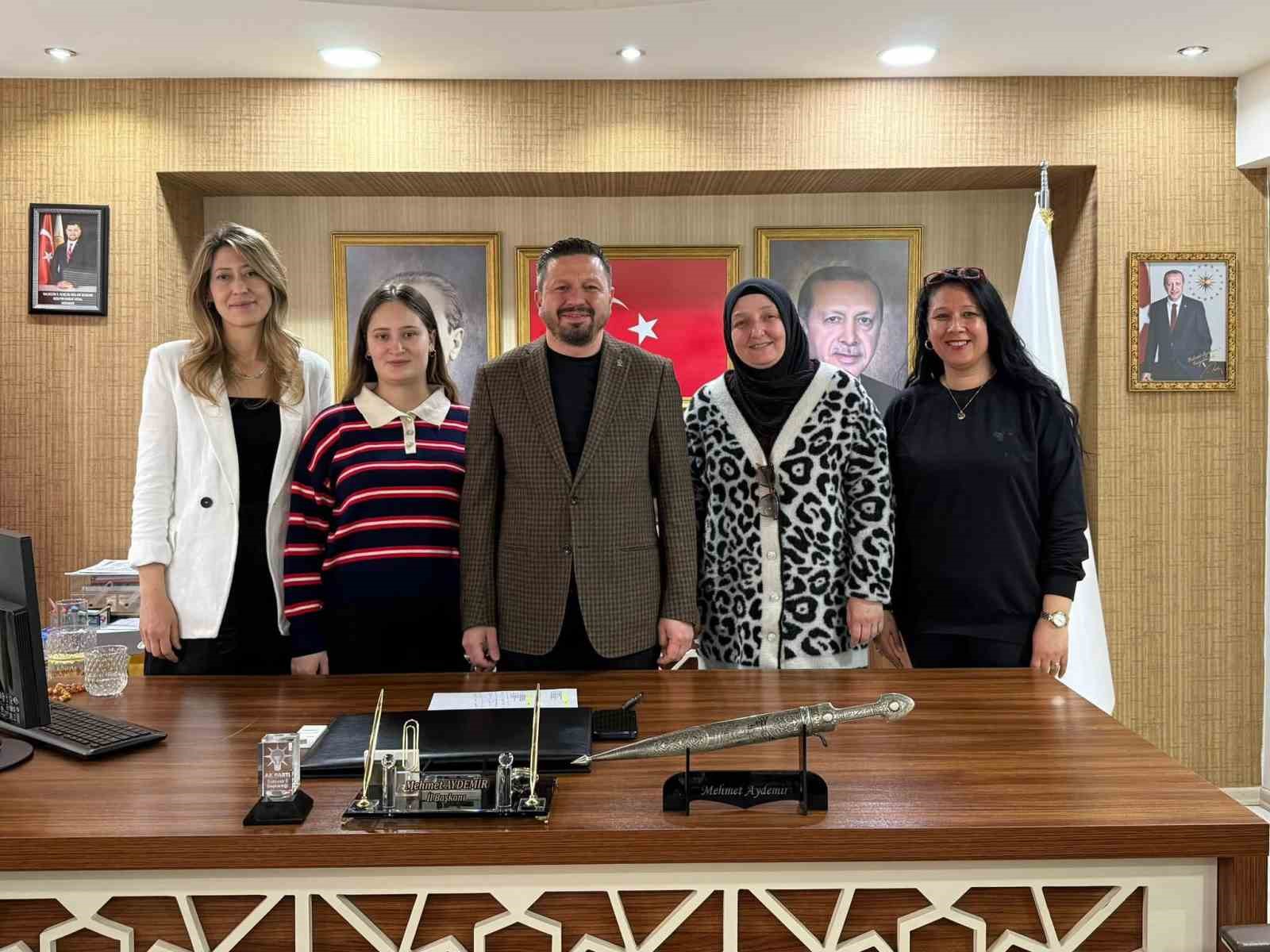 CHP Karesi İl&ccedil;e Kadın Kolları Başkanı Sabiha G&ouml;ren AK Parti&rsquo;de
