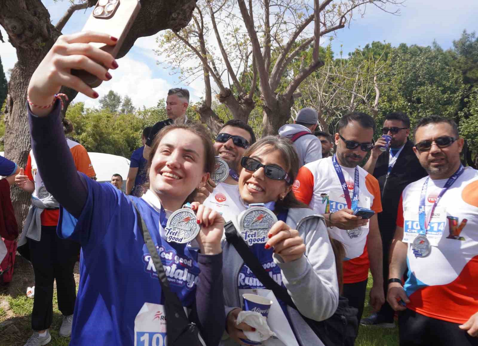 CK gönüllülerinden TEV bursiyerlerine destek