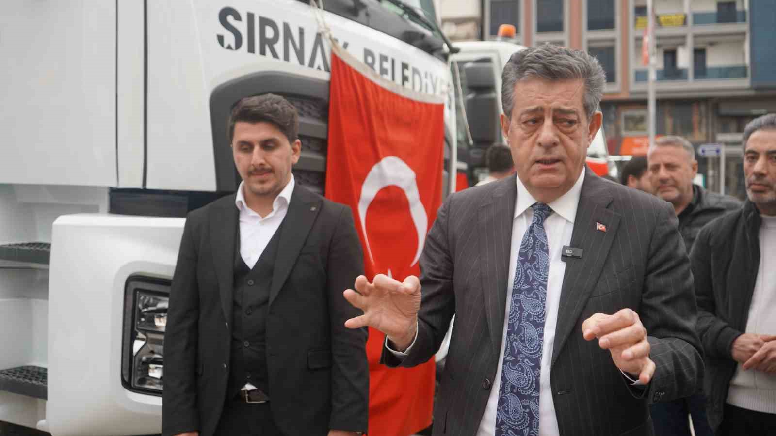 Şırnak Belediyesi araç filosunu büyütüyor: 6 yeni araç hizmete alındı