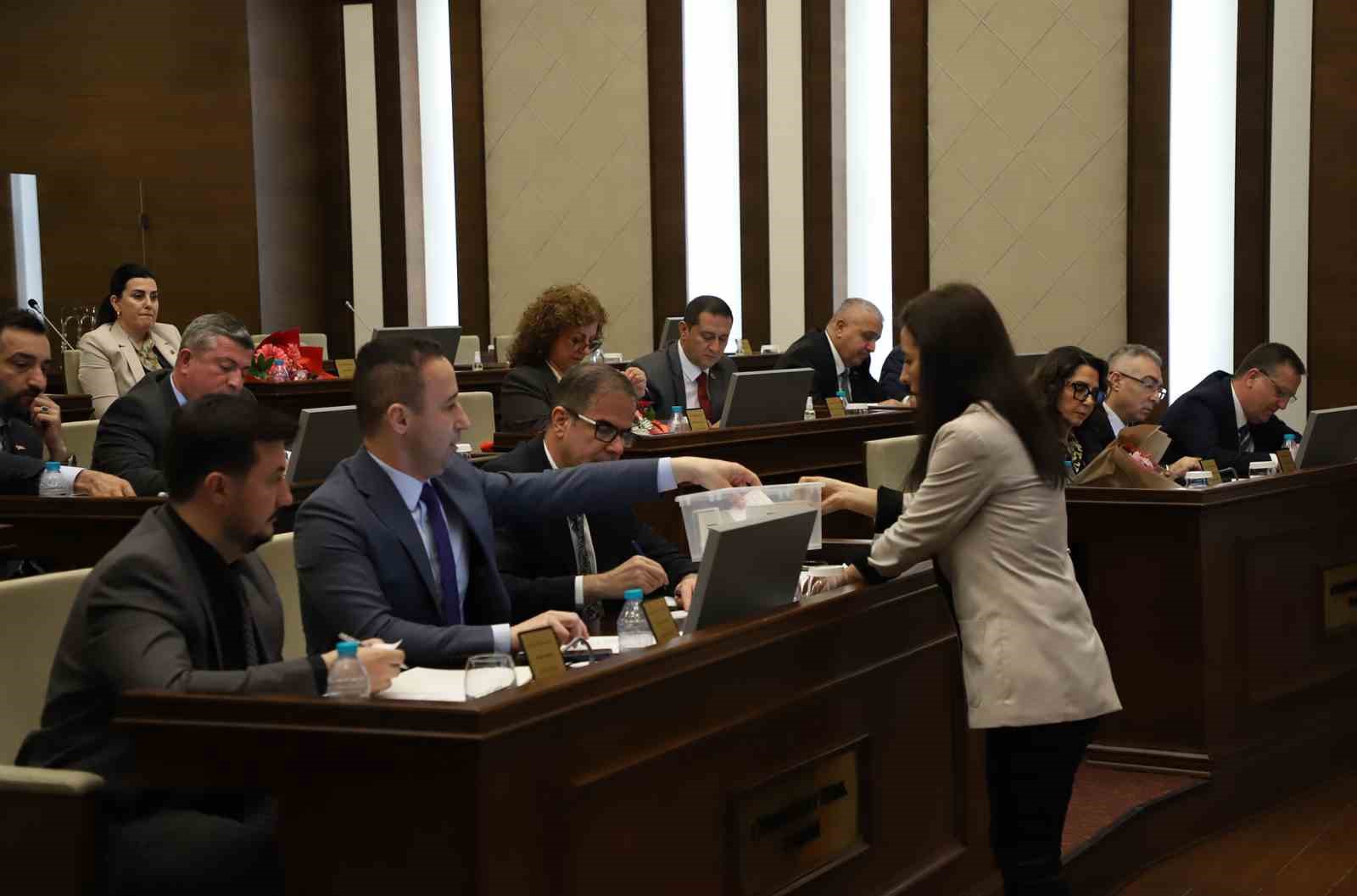 B&uuml;y&uuml;k&ccedil;ekmece Belediye Meclisi nisan ayı toplantısı yapıldı
