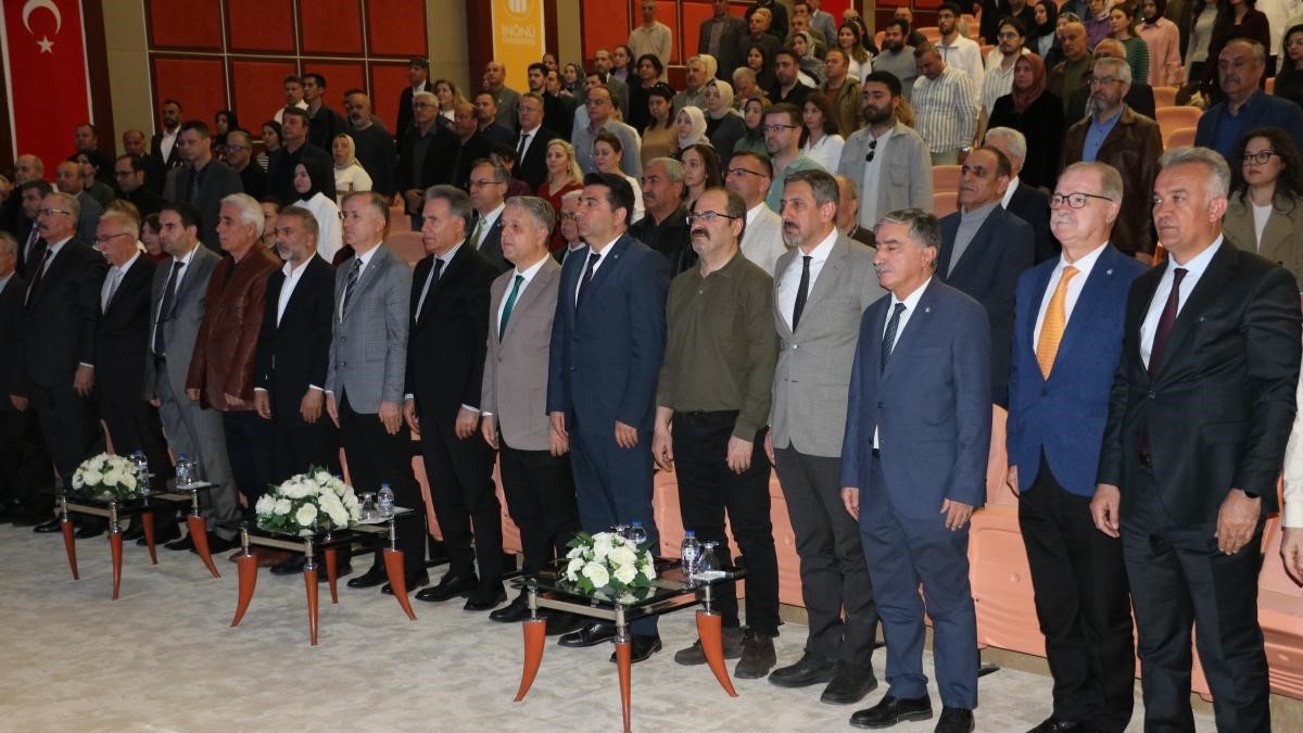 Malatya&rsquo;da "40 Yıllık &Ccedil;ınarlar" paneli d&uuml;zenlendi
