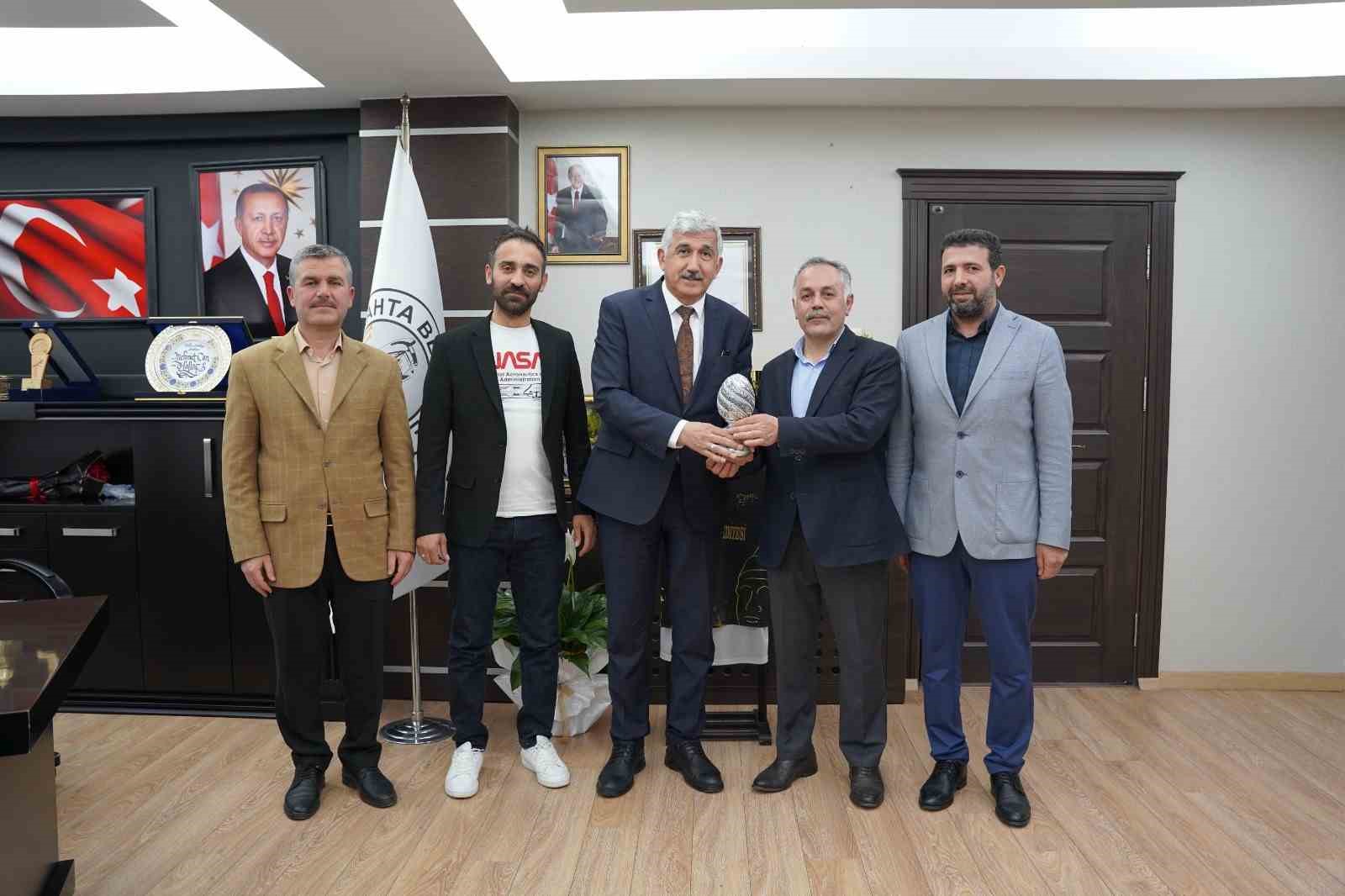 Kahta Belediyesi&rsquo;nden &ouml;ğrencilere gezi programı
