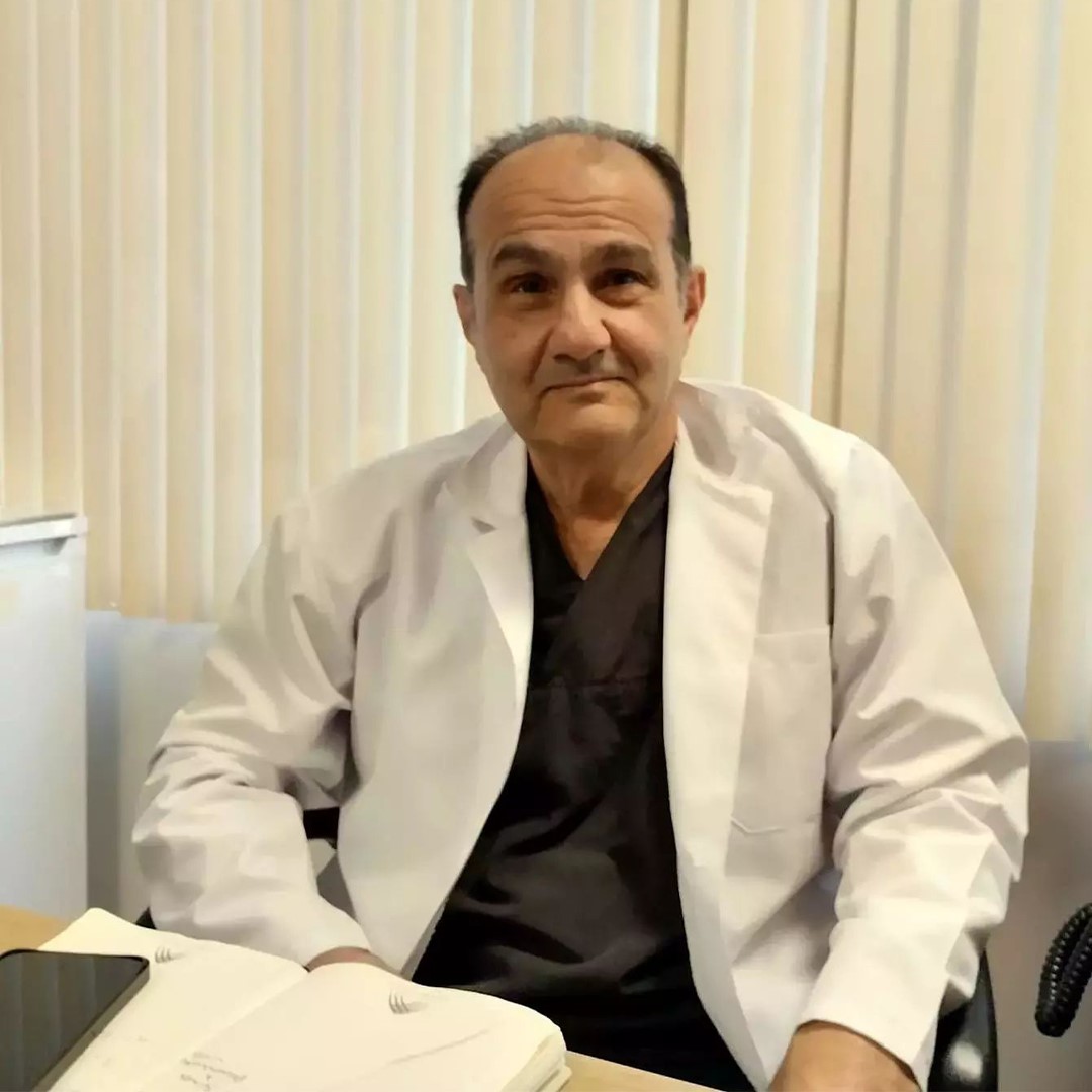 Kilo vermek için hastaneye giden çocuğun karnından 3,5 kiloluk kist çıktı