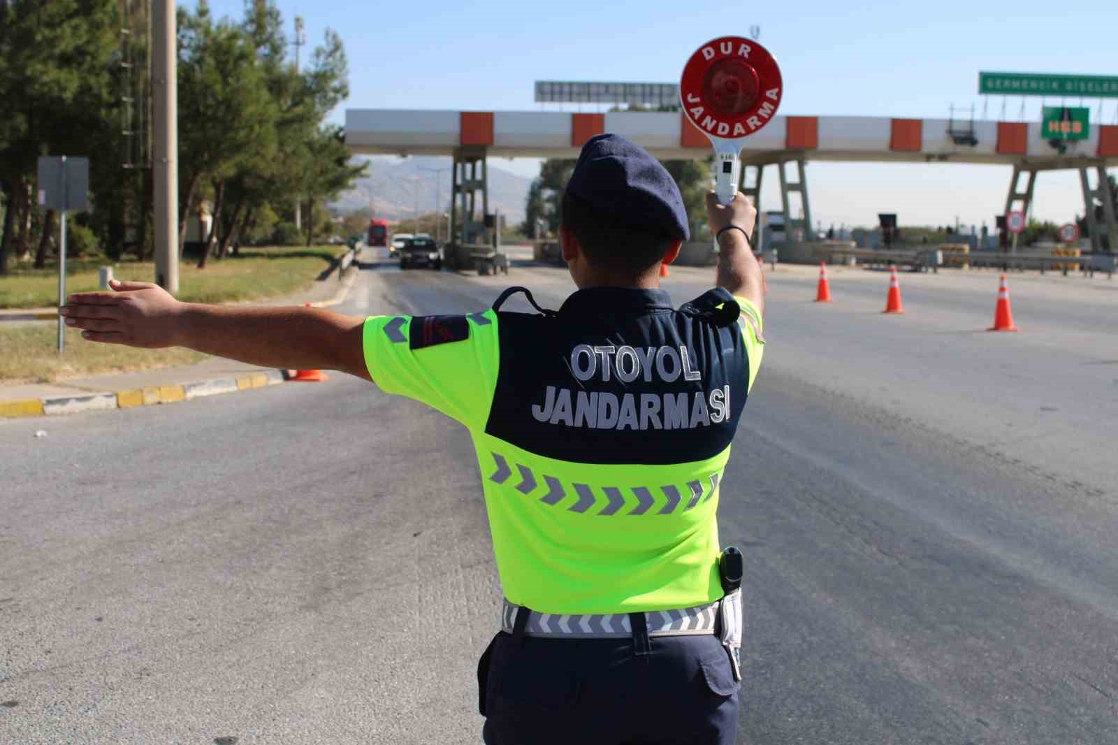 Son 1 ayda 28 bin ara&ccedil; cezadan ka&ccedil;amadı
