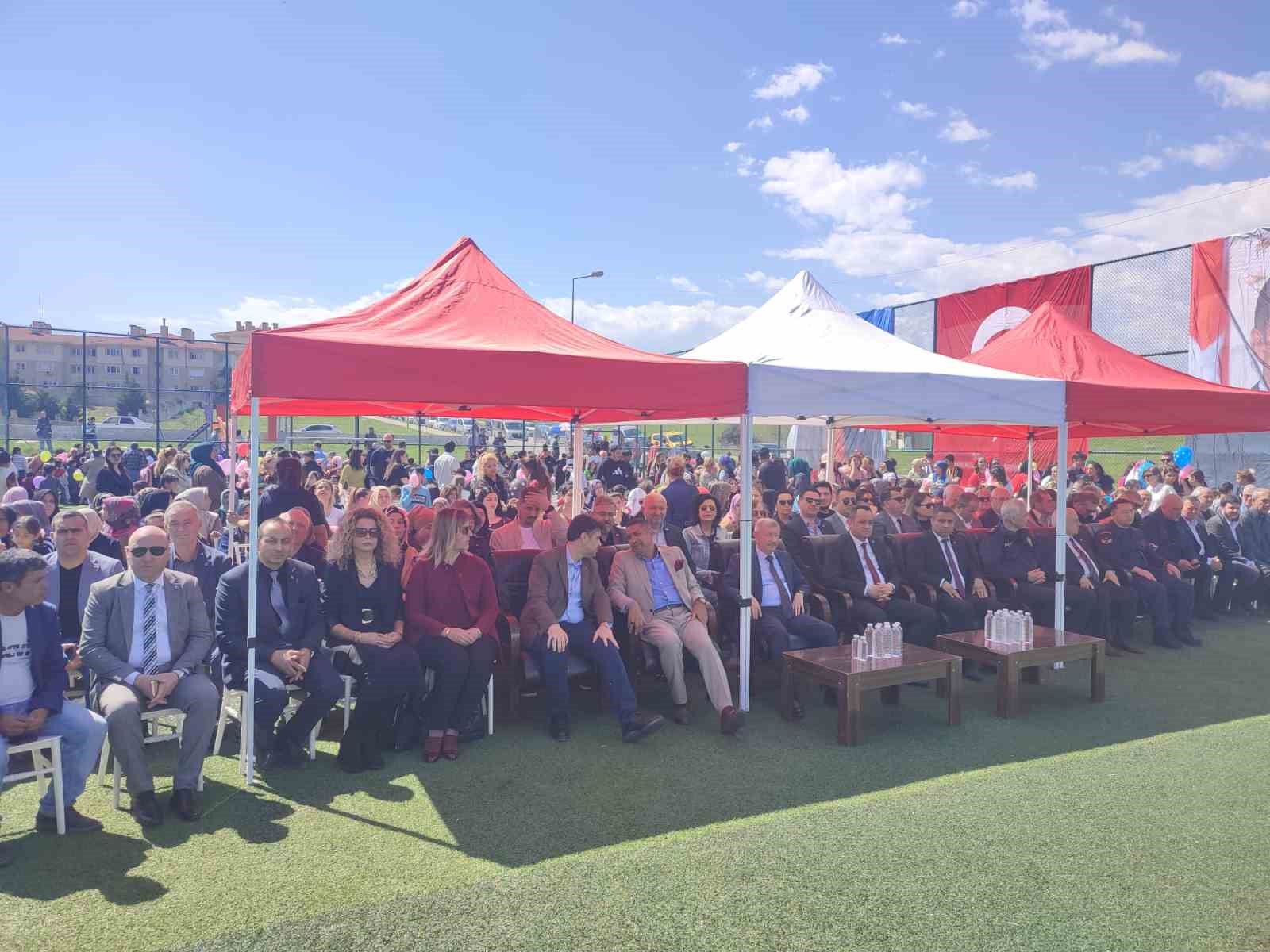 Keşan’da Romanlar Günü kutlamaları renkli görüntülere sahne oldu