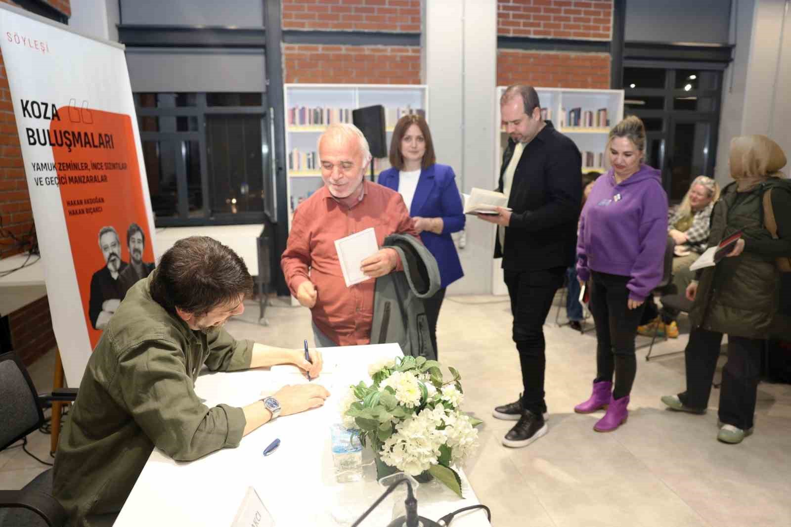 Hakan Bı&ccedil;ak&ccedil;ı, TikTok &ccedil;ağında edebiyatı s&uuml;rd&uuml;rmeyi Nil&uuml;fer&rsquo;de anlattı
