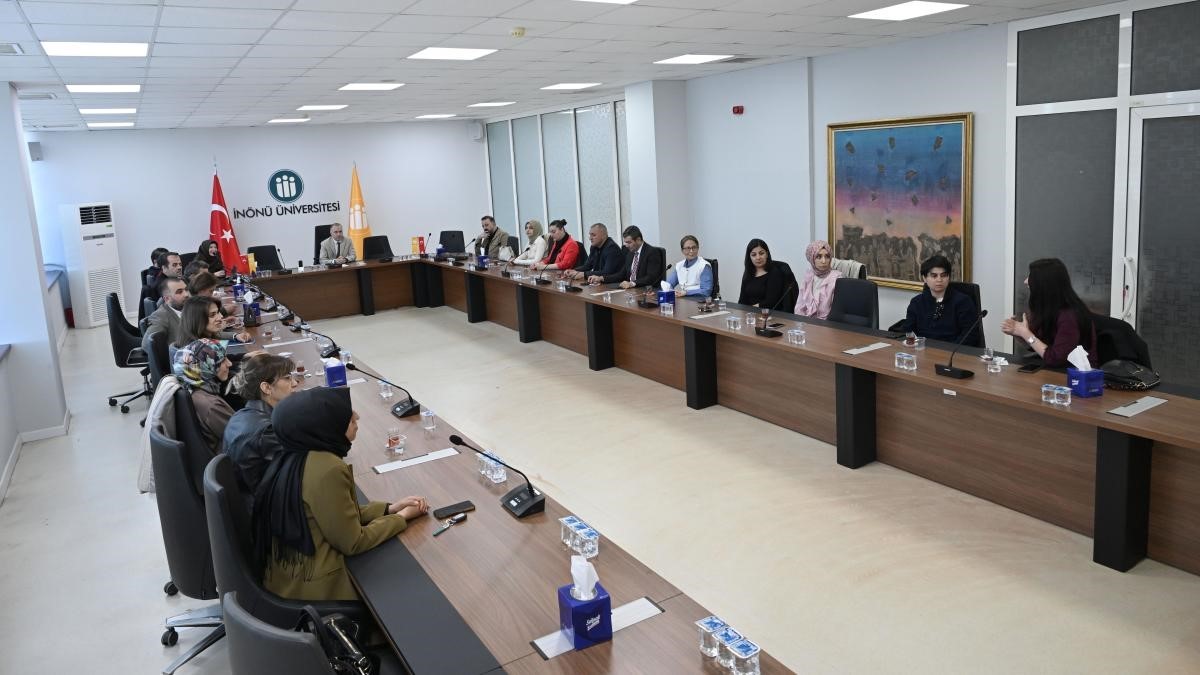 İn&ouml;n&uuml; &Uuml;niversitesi topluma dokunan projelerle &ouml;rnek oluyor
