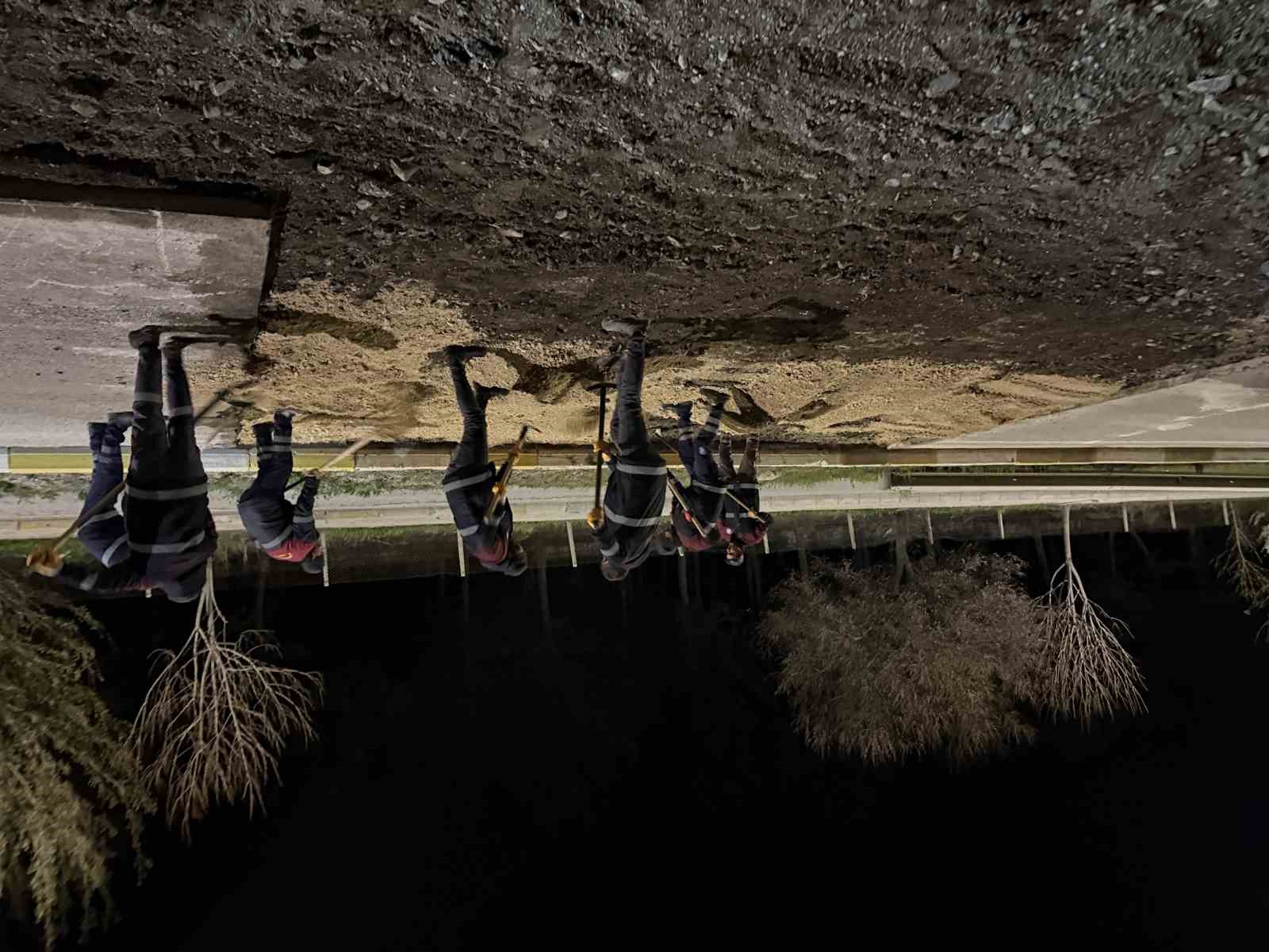 &Ccedil;orum Belediyesi&rsquo;nde gece mesaisi: Gece onarılan yol sabah trafiğe a&ccedil;ıldı

