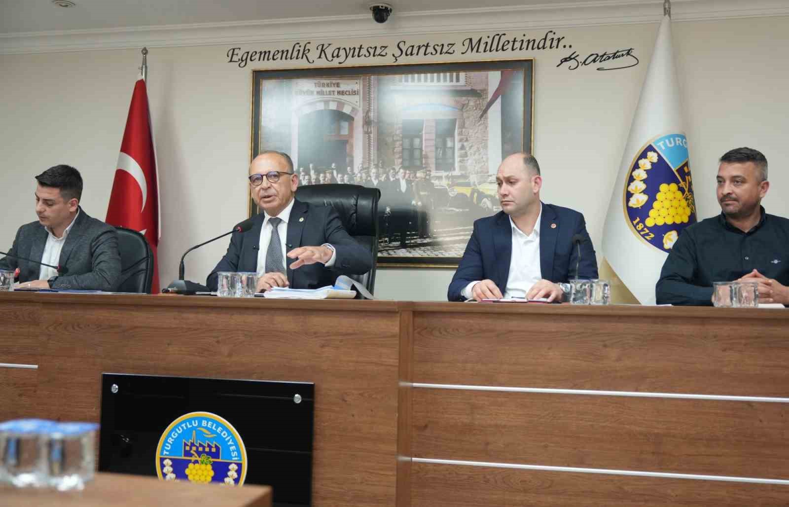 Başkan Akın: "Turgutlu&rsquo;nun &ouml;n&uuml;n&uuml; a&ccedil;ıyoruz"
