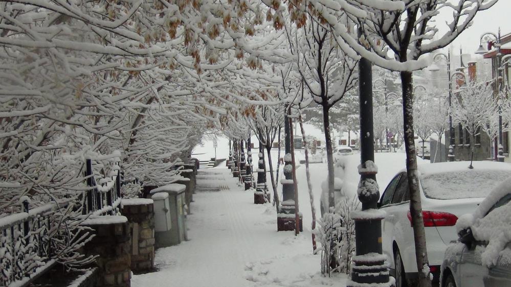 Kars&rsquo;ta yer g&ouml;k beyaz: Kar kalınlığı 30 santimi aştı