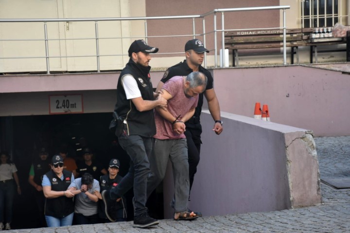 İzmir&rsquo;de 3 polisin şehit olduğu saldırının davası bug&uuml;n başlıyor
