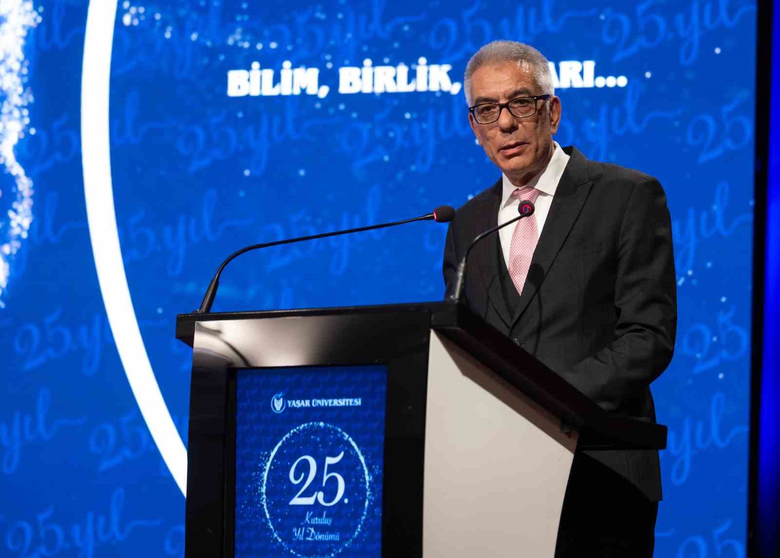 Yaşar &Uuml;niversitesi&rsquo;nde 25&rsquo;nci yıl gururu
