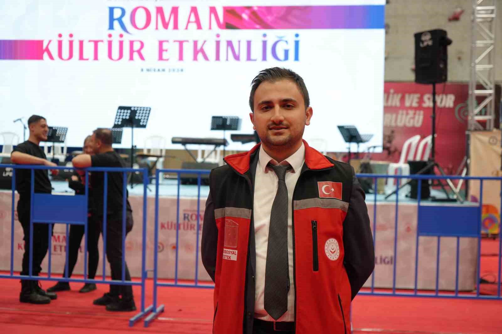Romanlar, attıkları göbekle düşman çatlattı