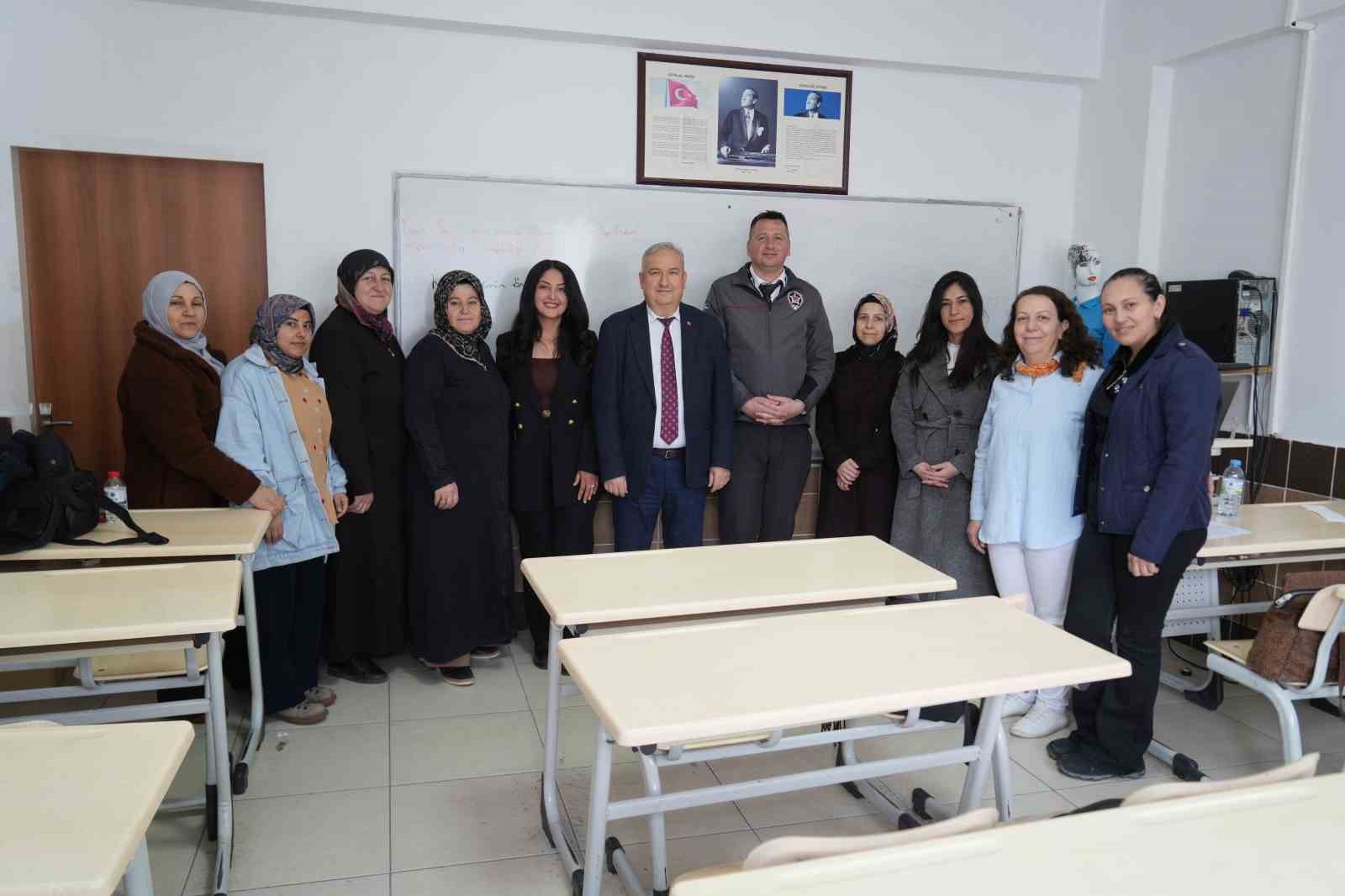 Niğde&rsquo;de hasta ve yaşlı bakımı kursu istihdama kapı a&ccedil;ıyor
