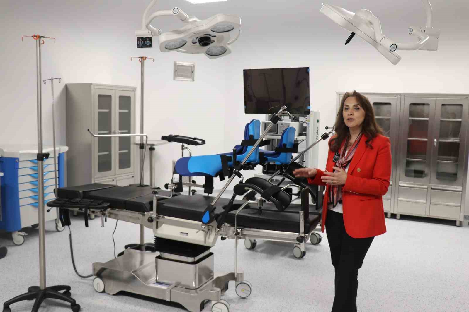 Denizli’de 500 yataklı Acil Durum Hastanesi hizmete girdi