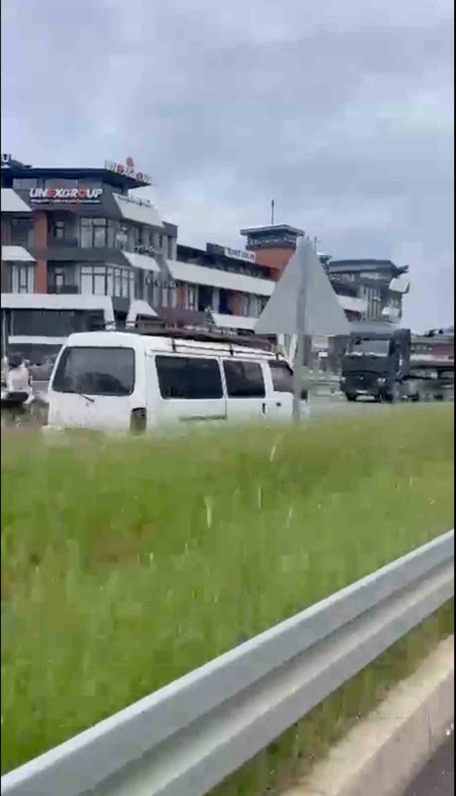 Ters yönde ilerledi, hem kendi canını hem diğer sürücülerin canını hiçe saydı: 95 bin TL ceza uygulandı