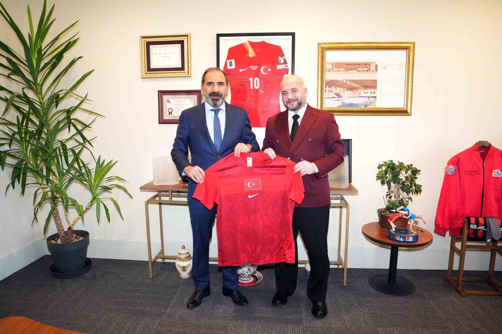 Kırkpınar Ağası &Ouml;z&uuml;nl&uuml;, Başkan Hacıosmanoğlu ve Başkan Vekili Otyakmaz&rsquo;ı ziyaret etti
