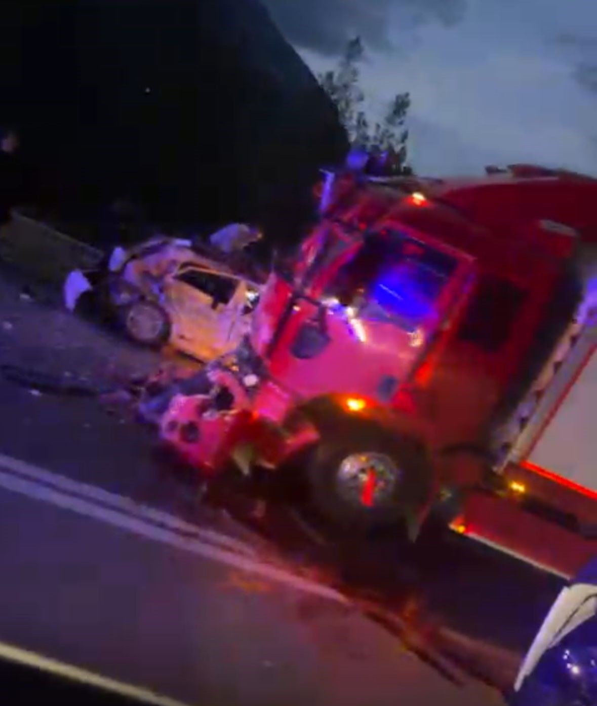 Isparta-Antalya karayolunda feci kaza: 1 ölü, 4 yaralı