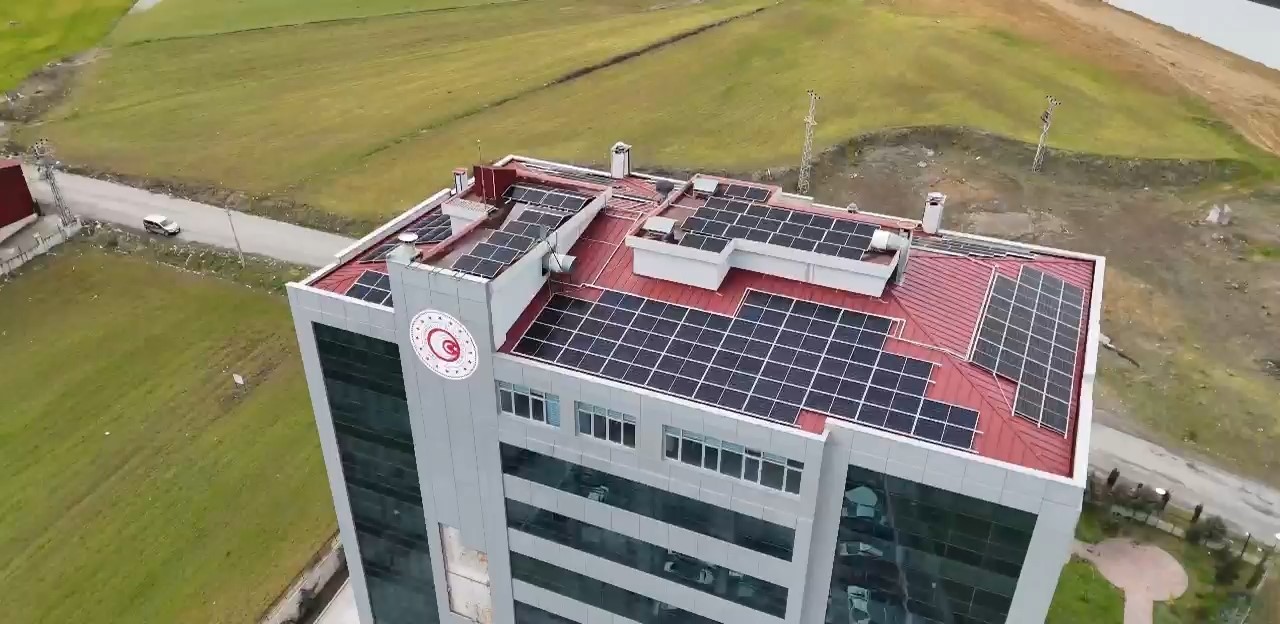 Samsun&rsquo;da kamu binalarında GES hamlesi: 5 bin 460,30 kWp g&uuml;ce ulaşıldı
