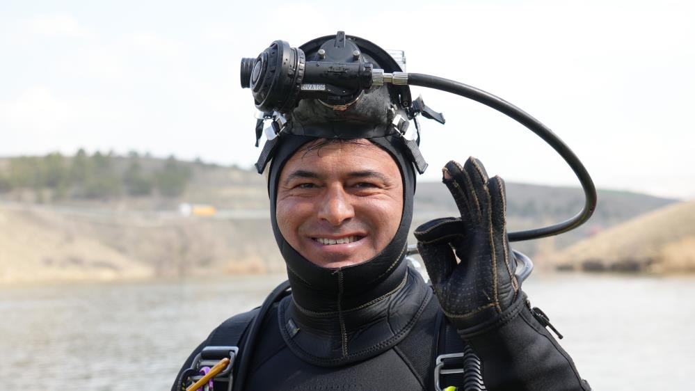 Polis ve futbol hakemi olan Seyfettin Ünal, 20 yılı aşkındır iki mesleği bir arada yapıyor