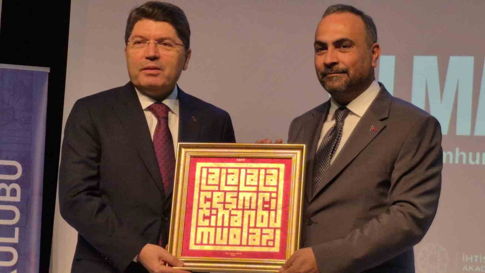 Eski Adalet Bakanı Yılmaz Tun&ccedil;&rsquo;tan yargı eleştirilerine tepki
