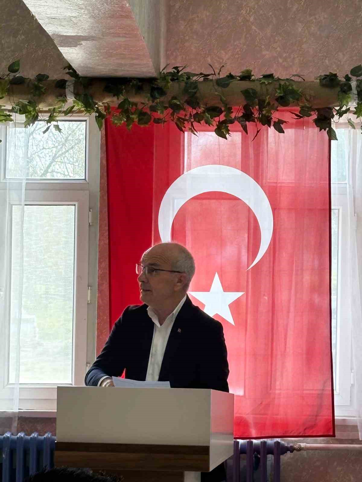 AK Parti Manyas ilçe teşkilatı muhtarlarla istişare toplantısı yaptı