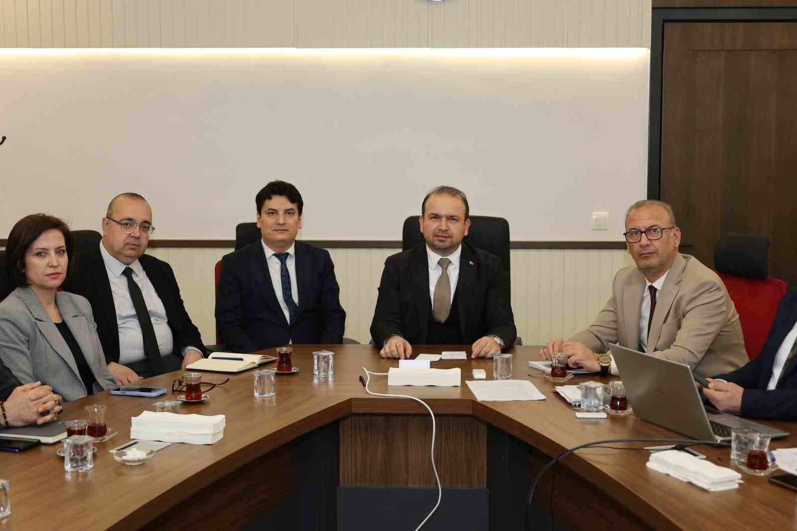 Aydın Şehir Hastanesi&rsquo;nde hizmet verecek poliklinikler incelendi
