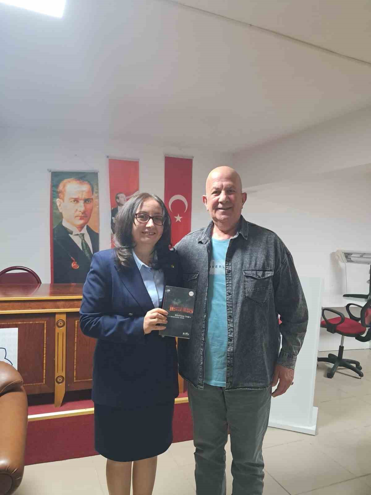 Yazar H&uuml;lya Başarangil Demir, Bilecik&rsquo;te okuyucuyla bir araya geldi
