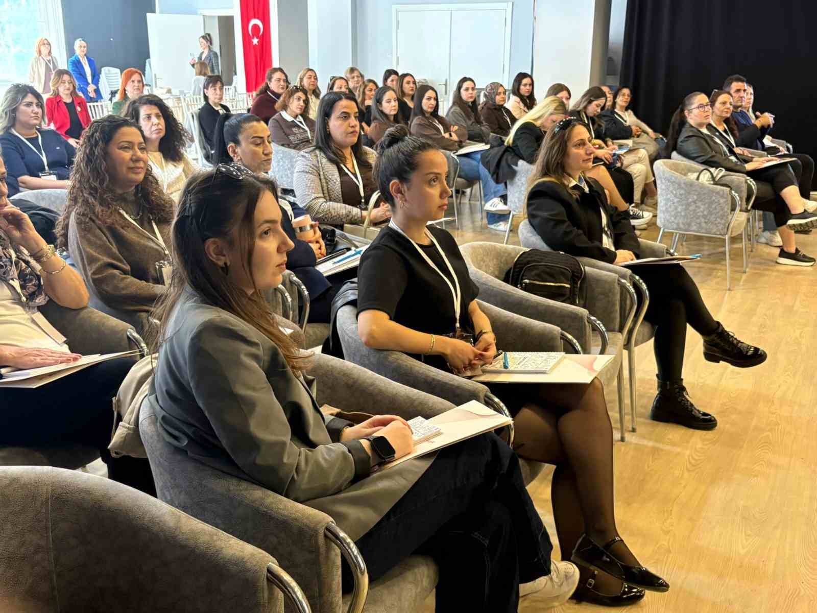Bornova&rsquo;da eğitim &ccedil;alıştayı
