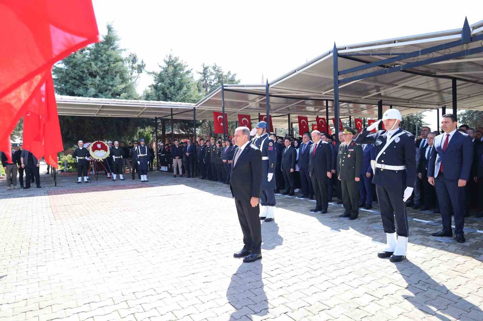 Eski KKTC Cumhurbaşkanı Tatar, Şanlıurfa’nın kurtuluşunun 106. yıl dönümü törenine katıldı
