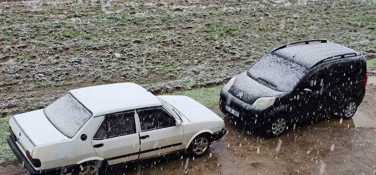 Muş’ta nisan karı etkisini sürdürüyor: 22 köy yolu ulaşıma kapandı
