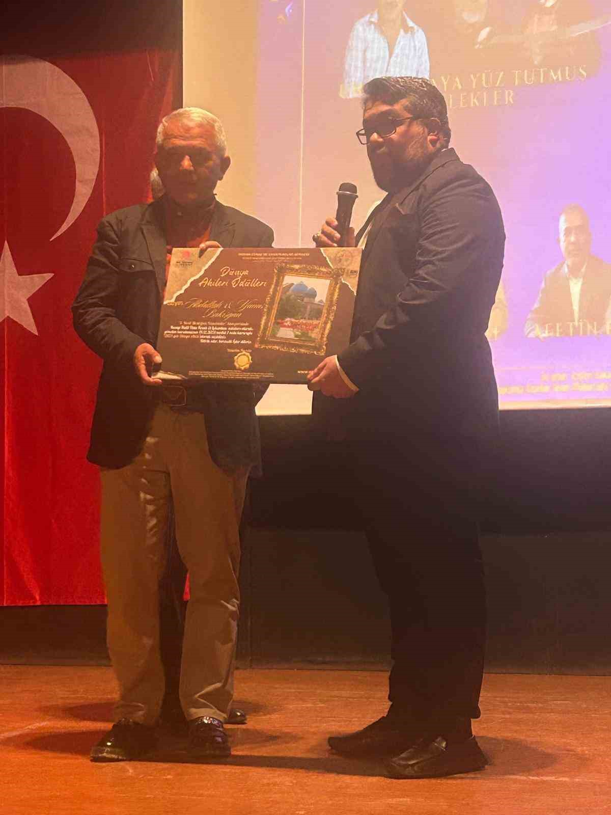 Kasap Halil Usta&rsquo;nın sahipleri Bakışgan kardeşlere d&uuml;nya ahilik &ouml;d&uuml;l&uuml;
