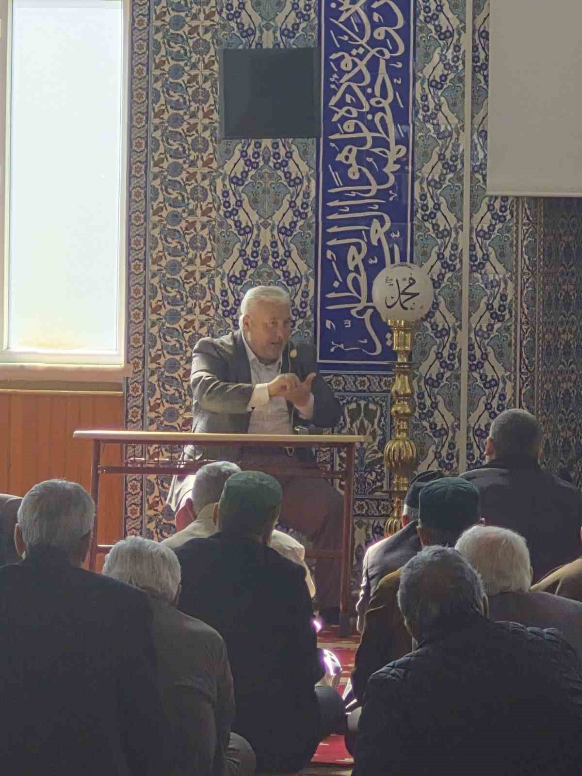 Efeler&rsquo;de hacı adaylarına eğitim semineri verildi
