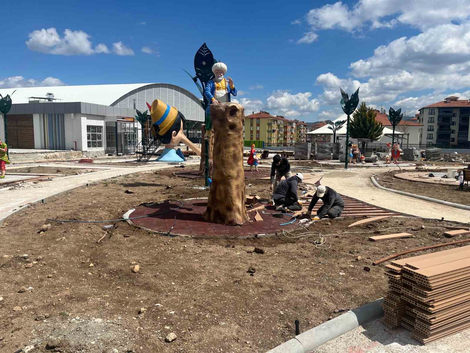 Atıl alandan masal d&uuml;nyasına Tomurcuk Masal Parkı
