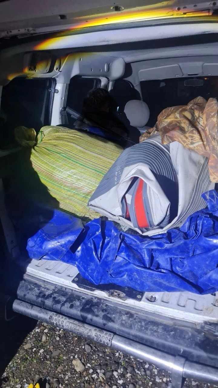 Ka&ccedil;ak balık avı yapan şahıslar fotokapana yakalandı
