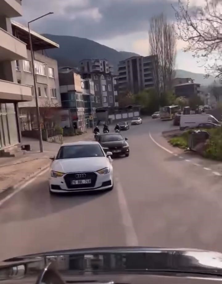Bursa’da düğün konvoyunda tehlikeli şov