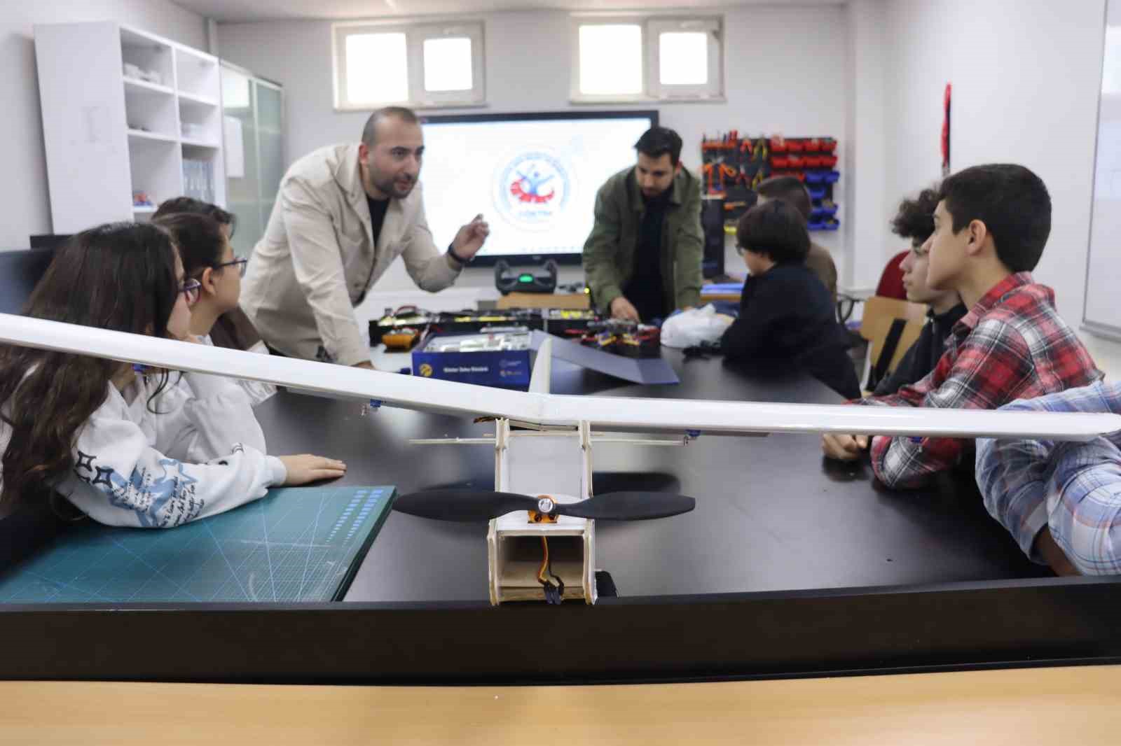 G&ouml;ky&uuml;z&uuml;n&uuml;n gelecekleri G&Ouml;KTİM&rsquo;de yetişiyor
