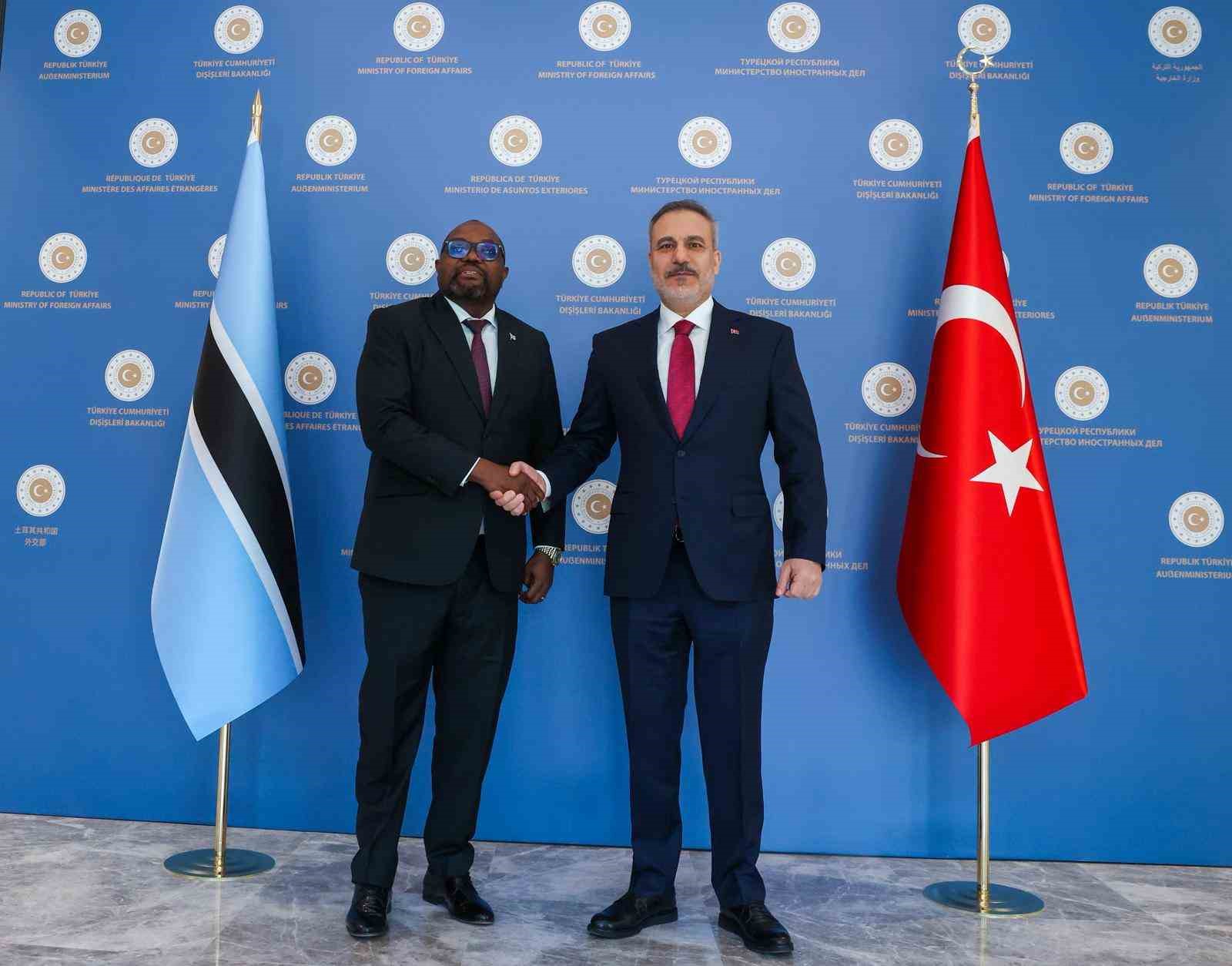 Bakan Fidan, Botsvana Uluslararası İlişkiler Bakanı Butale ile görüştü