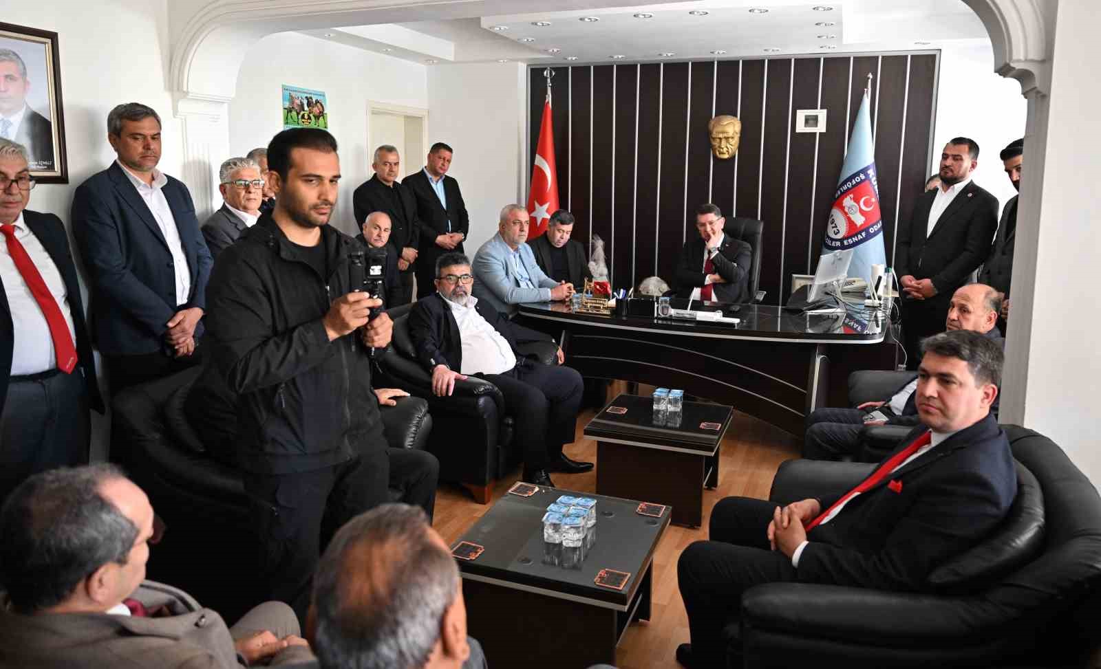 Başkan Dere seçim ziyaretlerine batı ilçelerden başladı