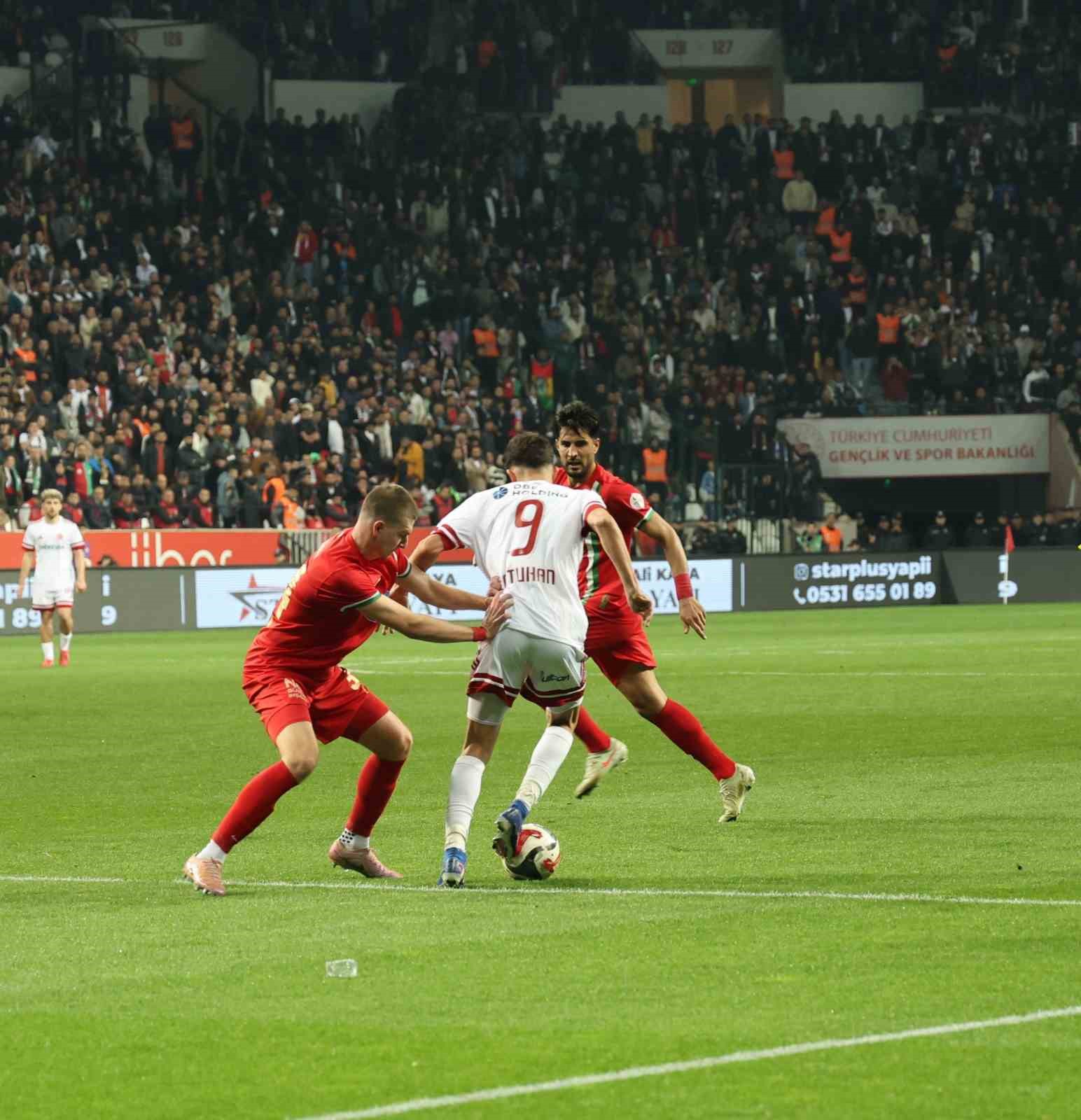 Trendyol 1. Lig: Amed Sportif Faaliyetler: 2 - &Uuml;mraniyespor: 2
