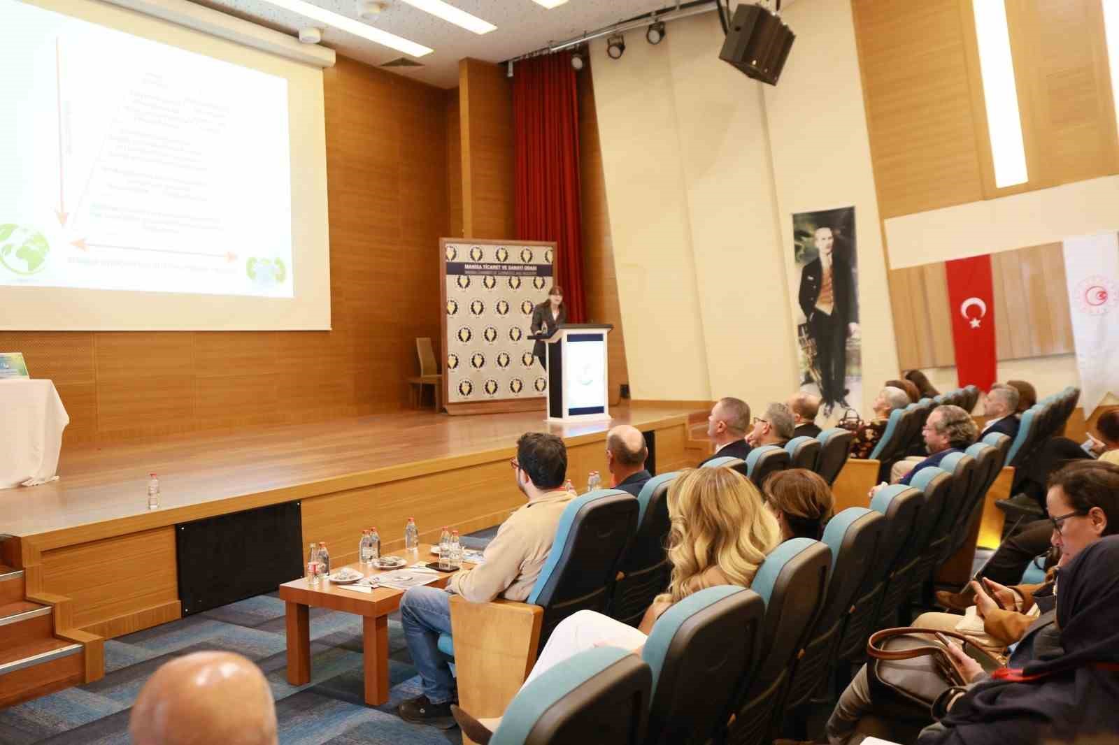 Diyalizde su israfına &ccedil;&ouml;z&uuml;m aramak i&ccedil;in buluştular
