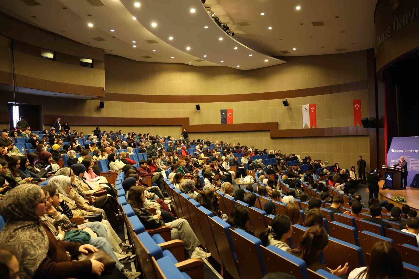 T&uuml;rk D&uuml;nyasında kadının ekonomik d&ouml;n&uuml;ş&uuml;m ve kalkınmadaki rol&uuml;
