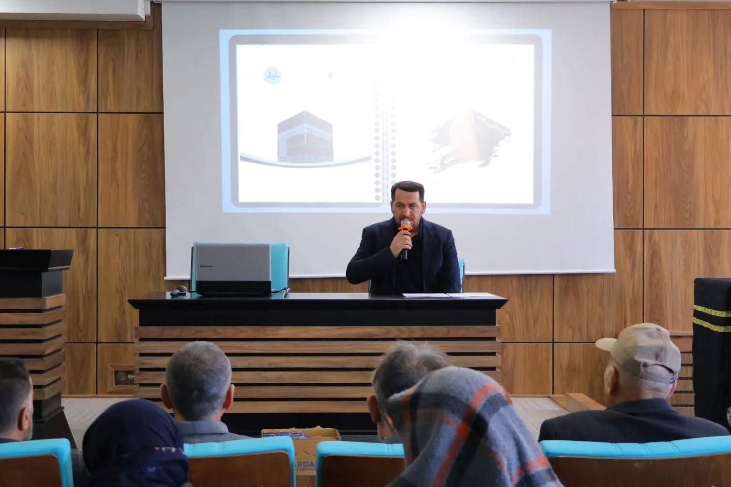 Bayburt’ta hacı adayları seminerde bilgilendirildi