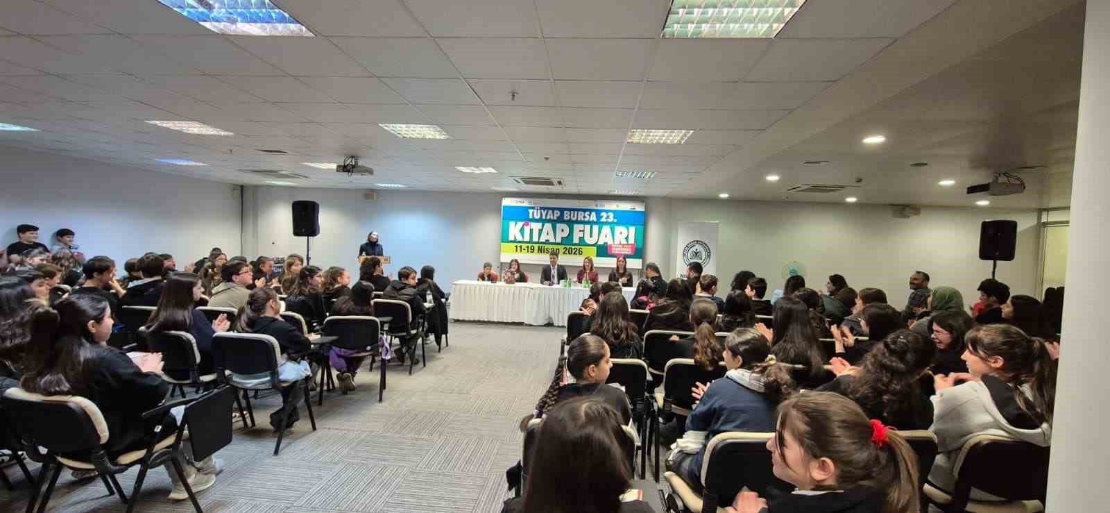 K&uuml;&ccedil;&uuml;k kalemler okurlarla buluştu
