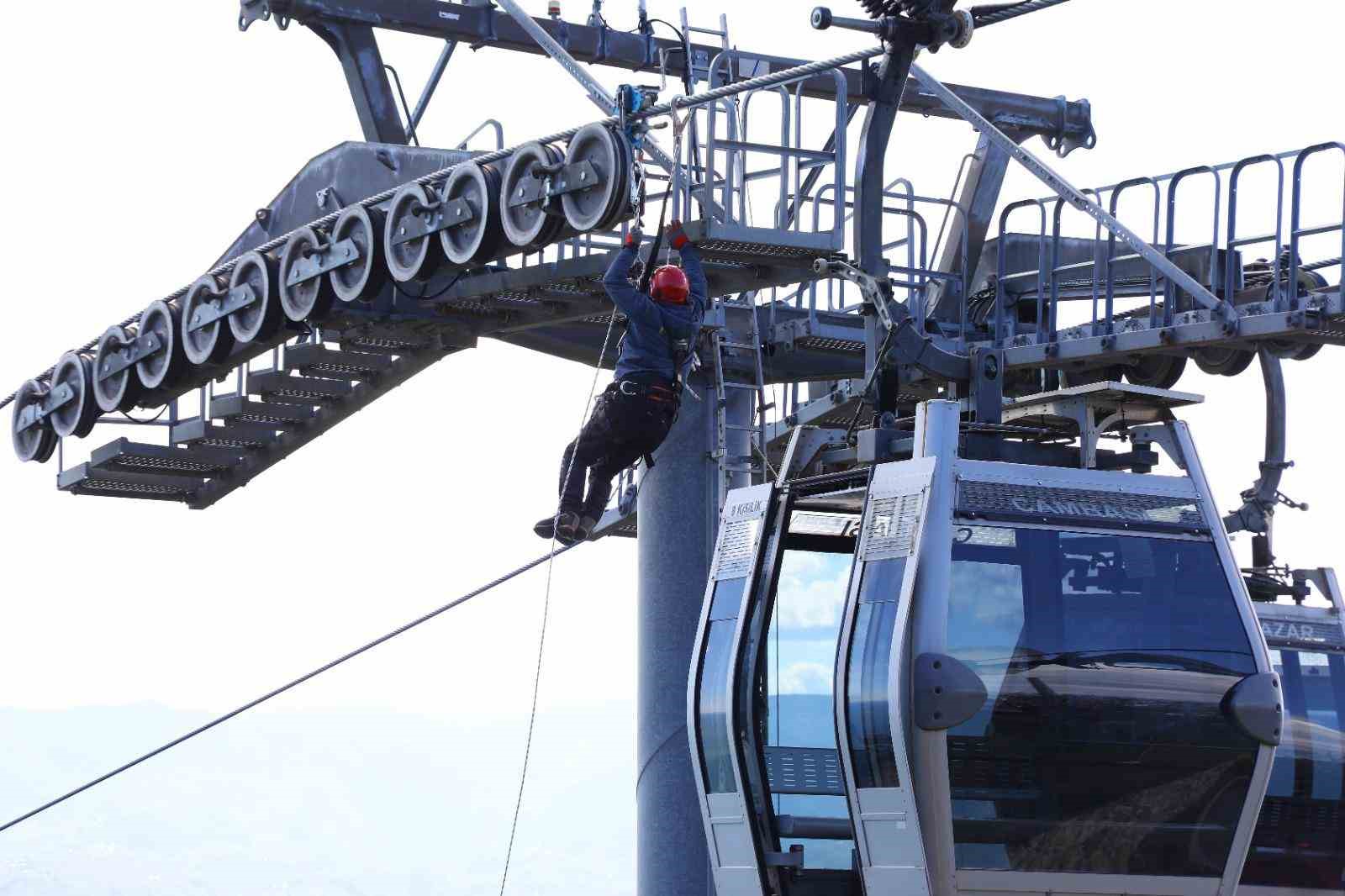 Ordu&rsquo;da teleferik hattında kurtarma tatbikatı
