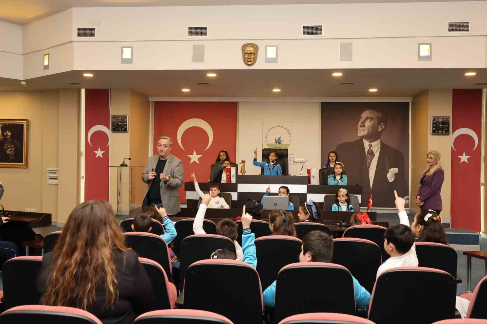 Osmangazi Belediyesi’nden çocuklara yerel yönetim bilinci