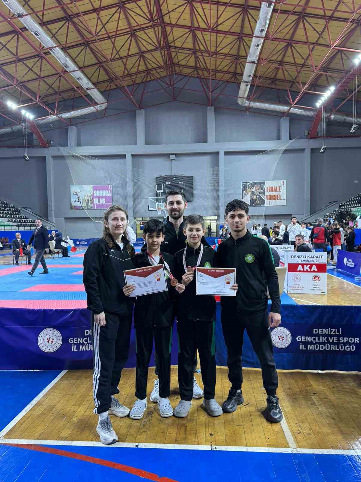 Manisalı karateciler Denizli&rsquo;de fırtına gibi esti
