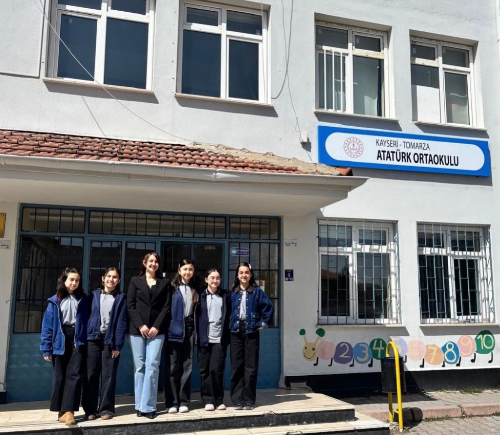 Tomarza Atat&uuml;rk Ortaokulu Kayseri birincisi oldu
